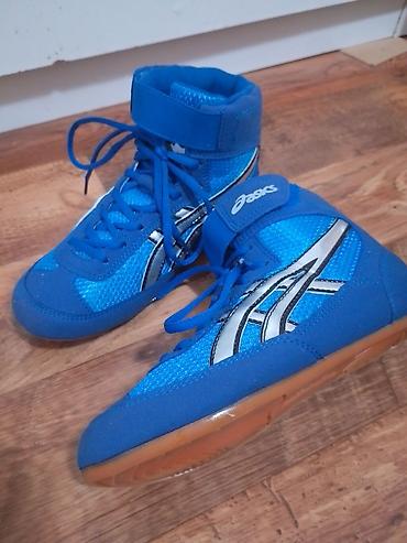 Patike: ASICS dečije rvačke patike – broj 33 - Model: visoki profil sa — 1