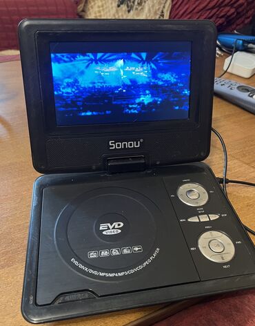 dvd usb: Продам переносной двд Sonou c экраном читает диски, флешки…имееться