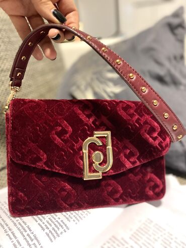 zenska kozna torba trendy: Liu Jo plisana torba, kupljena u fashion and friends-u. Moguce licno