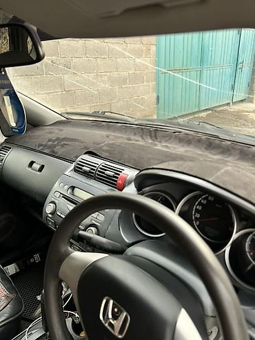 honda git: Honda Fit: 2002 г., 1.3 л, Вариатор, Бензин, Хэтчбэк — 4