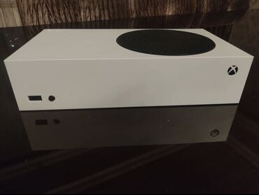 Xbox Series S: Məhsul: Xbox Series S konsolu (ağ korpus, qara havalandırma paneli — 4