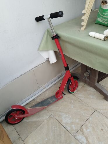 Uşaqlar üçün digər mallar: Ferrari Skuter 10-12yash. Ela veziyetdedir