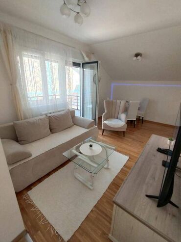 Dugoročni najam stanova: 2 sobe — 10