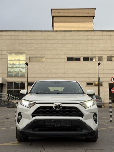 Toyota: Toyota RAV4: 2020 г., 2 л, Вариатор, Бензин, Кроссовер