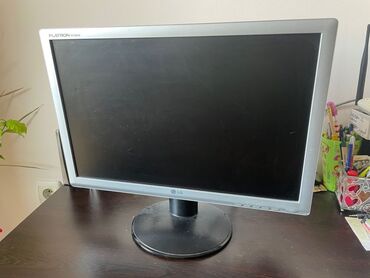 monitor polovni: Lg flatron 42tw22
Ispravan perfektan
22 inca 
sve komplet sa kablovima