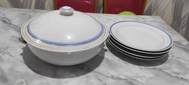 супница: Супница и большие тарелки