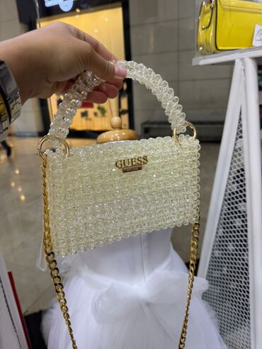 halqa sirqalar qizil: Əl çantası, Guess, Yeni