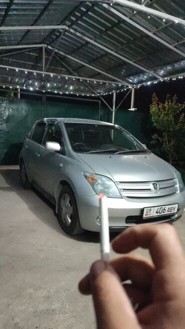 Toyota: Toyota ist: 2002 г., 1.5 л, Автомат, Бензин, Хэтчбэк — 3