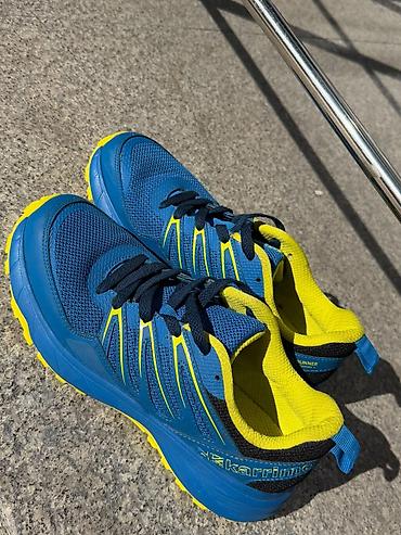 бу кроссовки: 👟 Кроссовки в продаже! 📏 Размер: 41 ✨ Надевали всего 3–4 раза. 💙 — 5
