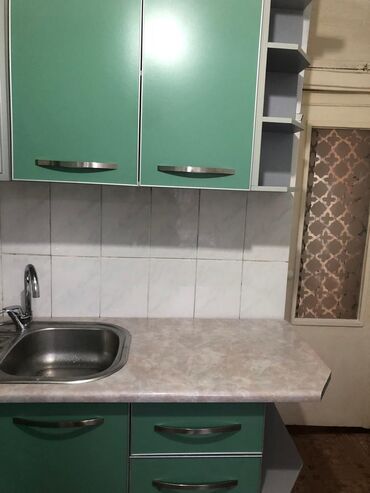 продаю квартиру микрорайон: 1 комната, 36 м², 104 серия, 2 этаж, Старый ремонт