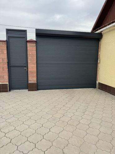 Откатные ворота: Металлические гаражные ворота серого цвета с горизонтальными панелями at lalafo.kg — 7 Откатные ворота: Металлические гаражные ворота серого цвета с горизонтальными панелями — 7