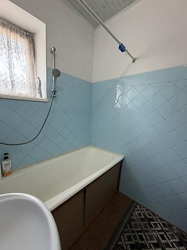 Квартиры: 2 комнаты, 50 м², Индивидуалка, 2 этаж, Косметический ремонт — 10