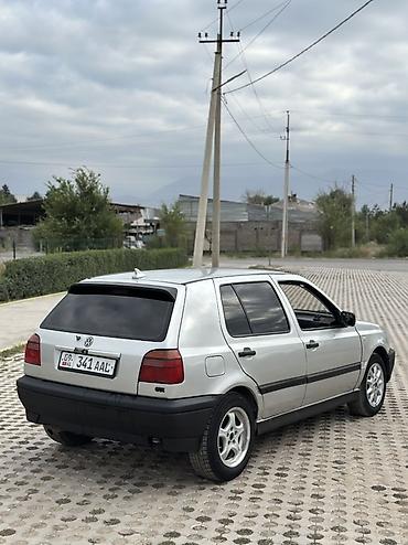 некая: Volkswagen Golf: 1994 г., 2 л, Механика, Бензин, Хэтчбэк — 1