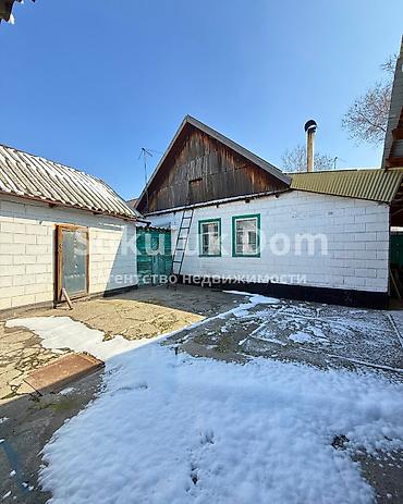 Продажа коттеджей и домов: 🏠Продаётся дом в с. Сокулук 🟡Комнаты: 4 🟡Участок: 6 соток — 5