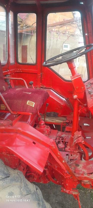ymz traktor satisi: Qırmızı kabinli yığıma traktor - Ön qoşqu tipli yük platforması — 4