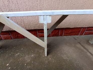 Stolovi: Sto i klupe za slave,veselja i slično,sto drveni-rasklopiv, debljina — 14