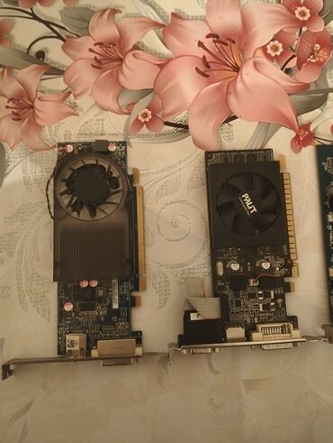 Videokartlar: Satılır: 4 işlək videokart bir yerdə Videokartlar: GeForce 9600 GTX — 3