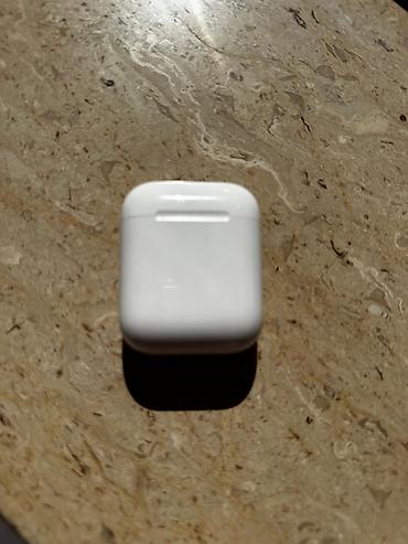 simsiz mikrofon: Apple AirPods (1/2 nəsil dizaynı) – simsiz qulaqlıq və şarj — 1