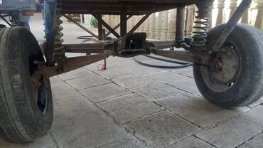 Qoşqular: Bu, əsasən metal çərçivədən və taxta yan divarlardan ibarət qoşqudur -da lalafo.az — 8 Qoşqular: Bu, əsasən metal çərçivədən və taxta yan divarlardan ibarət qoşqudur — 8