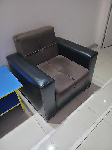Ofis mebelləri dəsti - 3 nəfərlik qara rəngli dəri/kilkote divan -