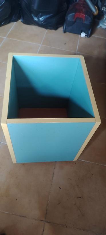ofis əşyaları: Rəngli taxta kvadrat qutu - Material: MDF/taxta panel - Forma — 1