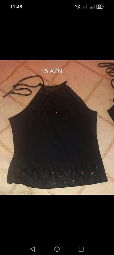 bot kar: Qadın üçün şık qara top - Model: boyundan bağlamalı (halterneck) - — 2