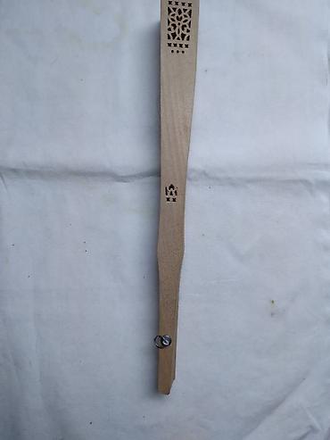 Ostali aksesoari: Lepeza drvena 21-22 cm. polovna.Cena za kom — 3