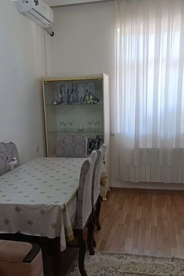 Uzunmüddətli kirayə evlər: 100 kv. m, 3 otaqlı, İnternet, Telefon, Qaz -da lalafo.az — 3 Uzunmüddətli kirayə evlər: 100 kv. m, 3 otaqlı, İnternet, Telefon, Qaz — 3