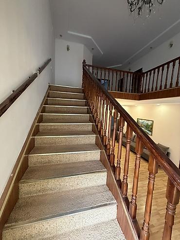 Продажа коттеджей и домов: Продается 
большой дом 
2 х этажный 
Цена 395.000 — 16