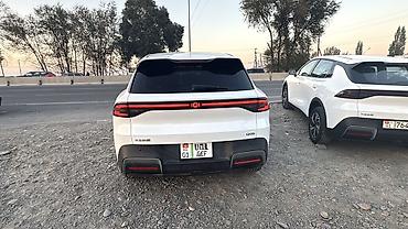 e 302: Changan Qiyuan Q05: 2026 г., Электромобиль, Кроссовер — 2