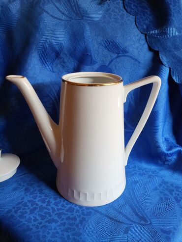 Čajnici: Bokal nov 70te Poljska wawel porcelan. Visina. 21cm na lalafo.rs — 5 Čajnici: Bokal nov 70te Poljska wawel porcelan. Visina. 21cm — 5