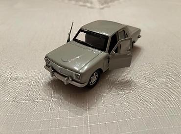stacktrack oyuncaq dəsti: Metall model avtomobil – klassik sedan dizaynlı, boz rəng. Kolleksiya — 4