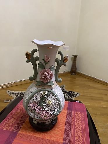 semicka gulu: Bir vaza, Keramika — 2