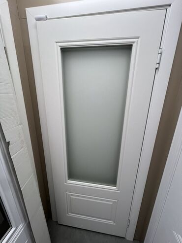уе: Doors with glass