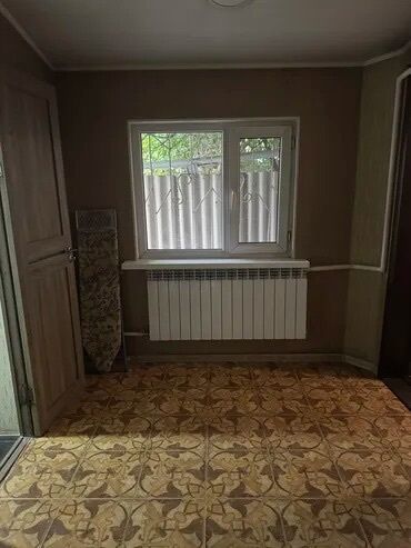 долгосрочная аренда дома: 26 м², 2 комнаты, Подвал, погреб, Забор, огорожен