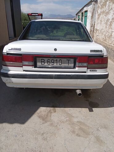 mazda 626 1990: Mazda 626: 1990 г., 2 л, Механика, Бензин, Седан