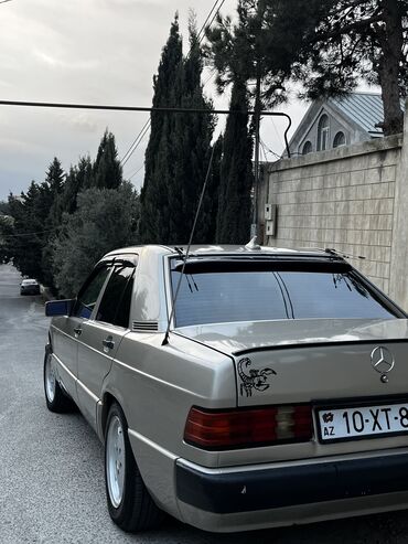 Mercedes-Benz: Mercedes-Benz 190: 2 l | 1991 il Sedan — 12