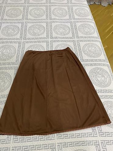 Qəhvəyi rəngli paltar ve etekler altı uçün astarlıq. 1-2defe istifade