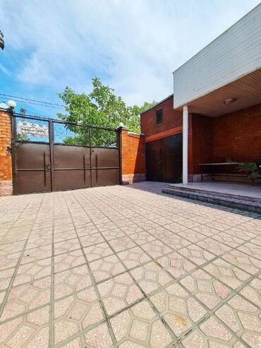 Продажа домов: Дом, 219 м², 10 комнат, Собственник — 5