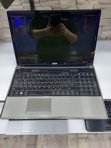 melber diski: Intel Core i5, 4 GB, 15.6 "