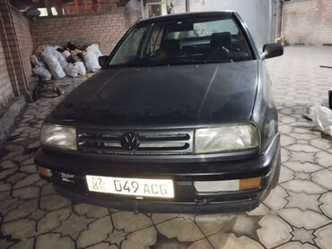 венто: Volkswagen Vento: 1992 г., 1.8 л, Механика, Бензин