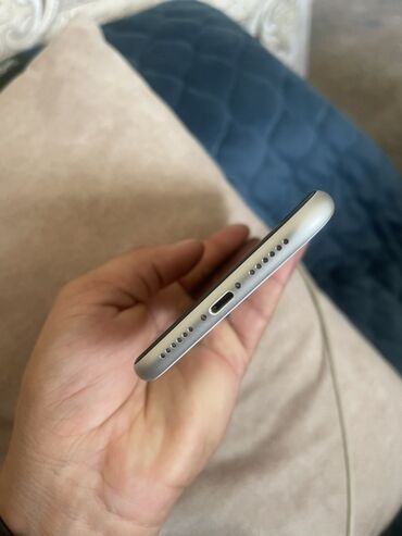 ipad 3 mini: IPhone Xr, Ağ, Face ID
