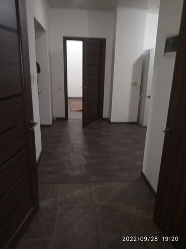 продаю дом в городе чолпон ата: 64 м², 3 комнаты, Утепленный, Теплый пол, Парковка