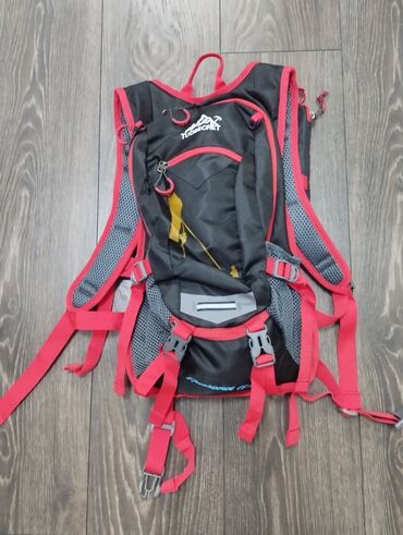 продаю велосипед trek: Продаётся рюкзак эндуро новый цена 2500
