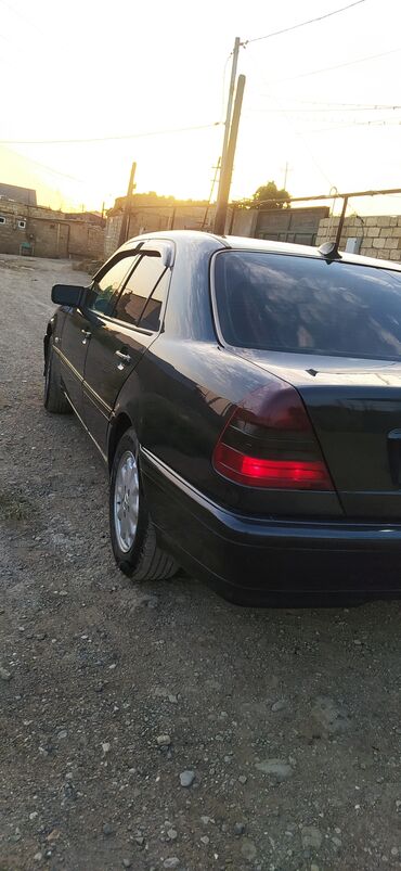 benzin qabi: Mercedes-Benz C 180: 0.6 л | 2000 г