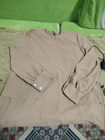 детские джинсовые костюмы: Təzədi geyilməyib.2xl.öndən qısa arxa bir az uzun.şalvarıda var.bu