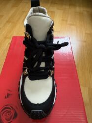 heelys купить недорого: Продаю детскую обувь по выгодной цене! В одном объявлении сразу две