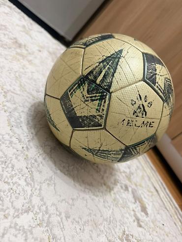 Футбольный мяч kelme - Классическая 32-панельная конструкция (пяти- и