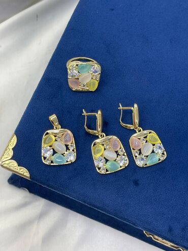 Bijuteriya dəstləri: Qızıl rəngli bijuteriya dəstləri 1) Qırmızı daşlı “marquise” forması — 2