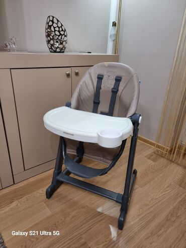 Hranilice: Stolica za hranjenje Kikka Boo. U odlicnom stanju. Jako prakticna — 5